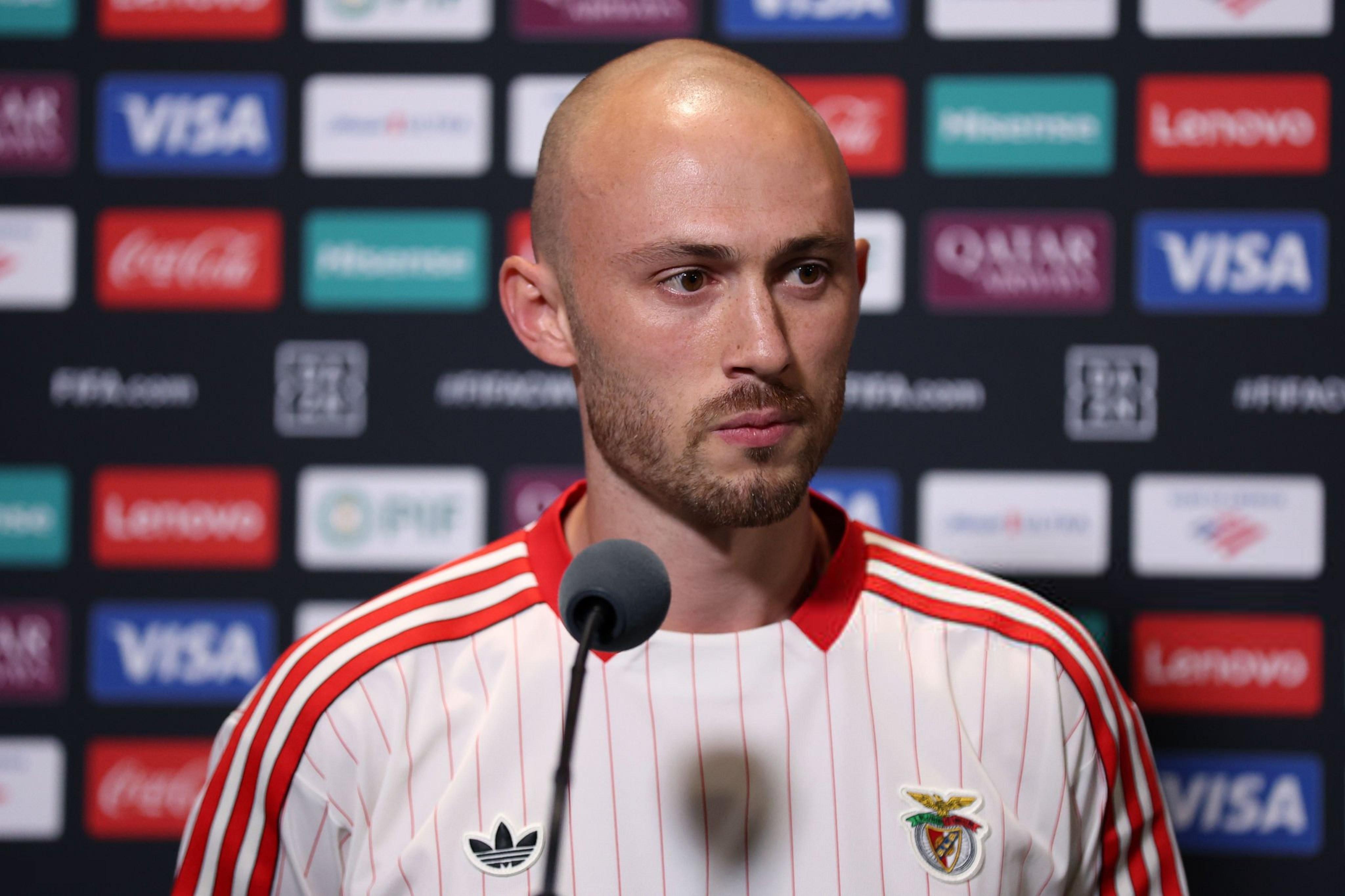 转会期体能课后，本菲卡刷新队史纪录备战英超，话题不断，团队化学反应显著(本菲卡球员转会巴萨的是谁)